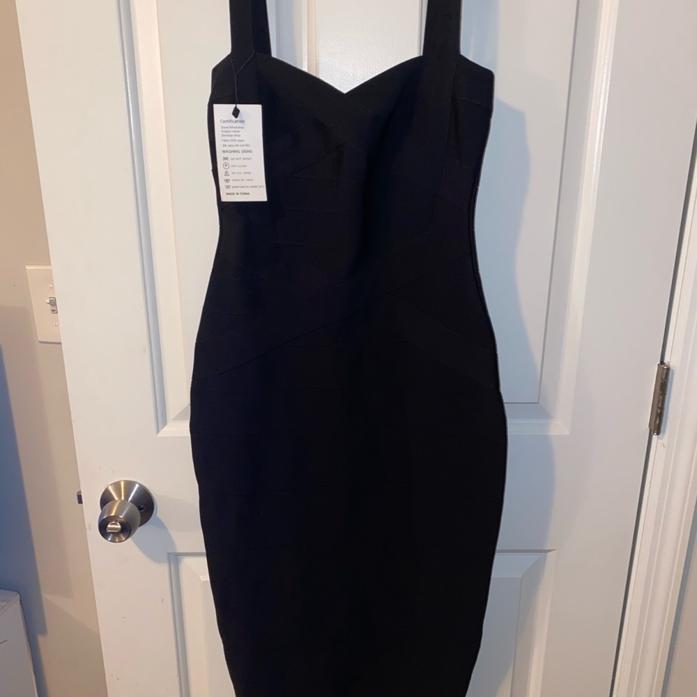 Black bodycon dress - Picture 1 of 3